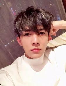 娱乐圈吃瓜炎亚纶